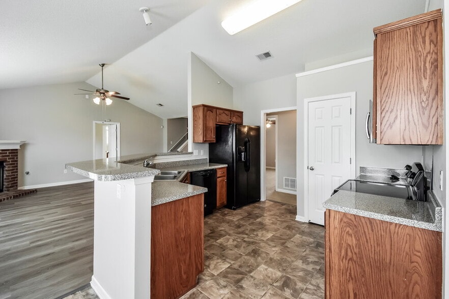 Building Photo - 8124 Loden Cove