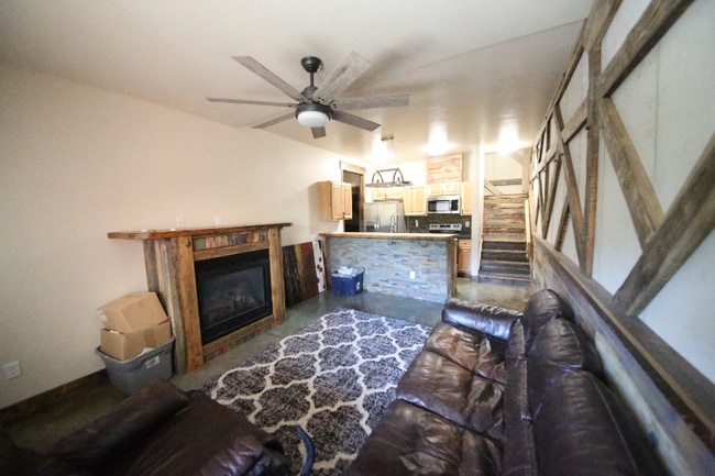 Building Photo - 751 Sun Pillar Loop