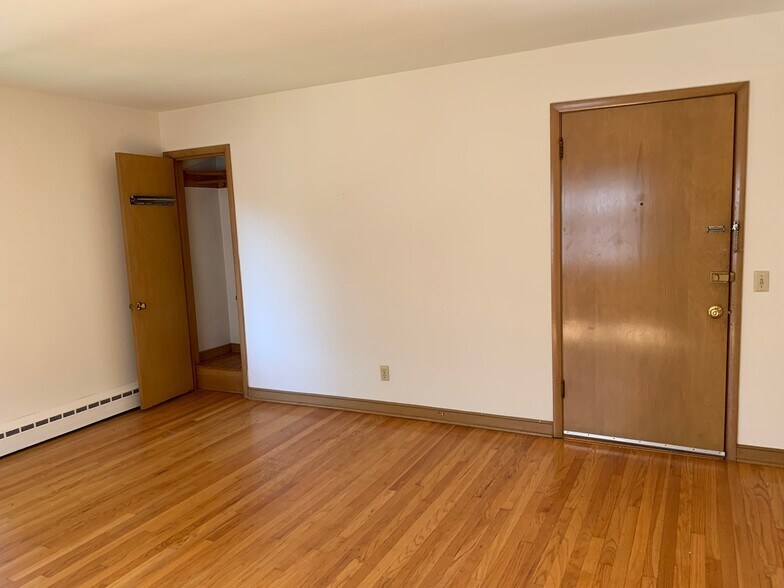 Building Photo - 1126 Vilas Ave