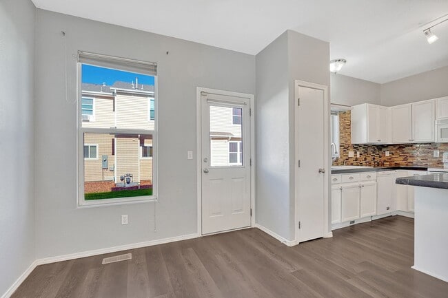 Building Photo - 10574 Country Park Point