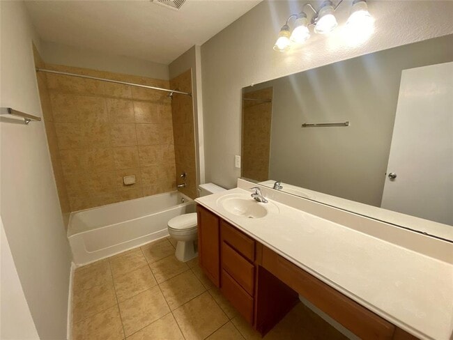 Building Photo - 16013 Sweetwater Fields Ln
