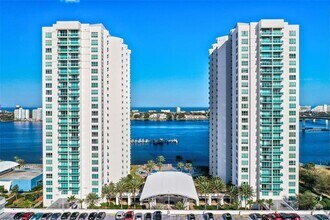 Building Photo - 231 Riverside Dr
