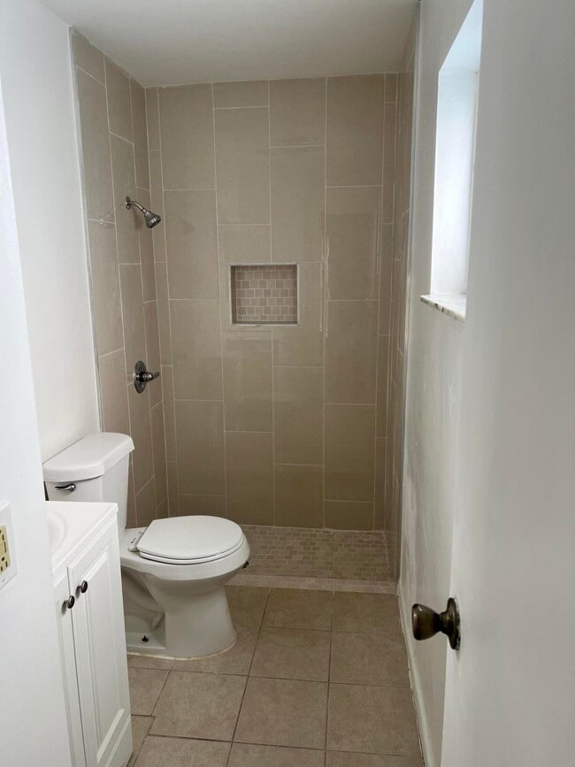 Building Photo - 11421 NW 39th Pl