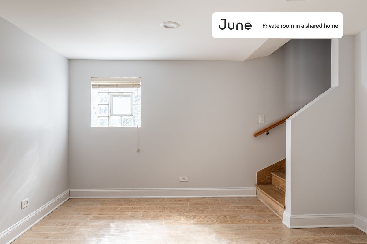Building Photo - Room in Shared 4 bed/2 bath home