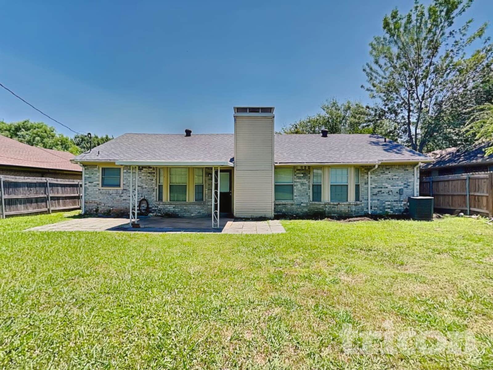 Building Photo - 615 Sherman Dr