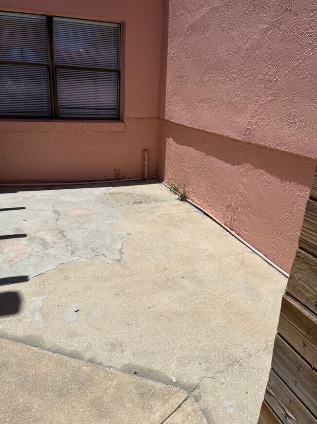 Building Photo - 752 S Orlando Ave