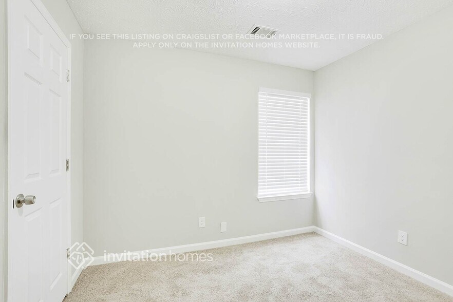 Building Photo - 6563 Eastbriar Dr
