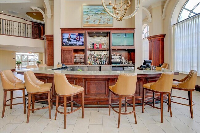 Building Photo - 200 Ocean Crest Dr
