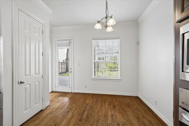 Building Photo - 7608 Janak Dr