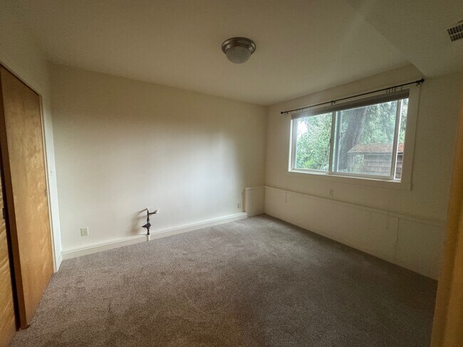 Building Photo - 11022 Palisades Ave SW