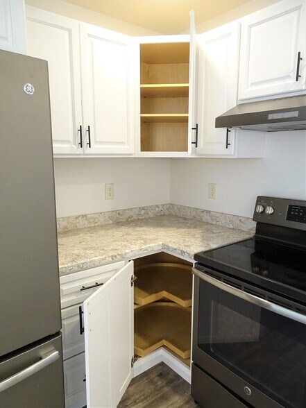 Building Photo - 783 E Main St