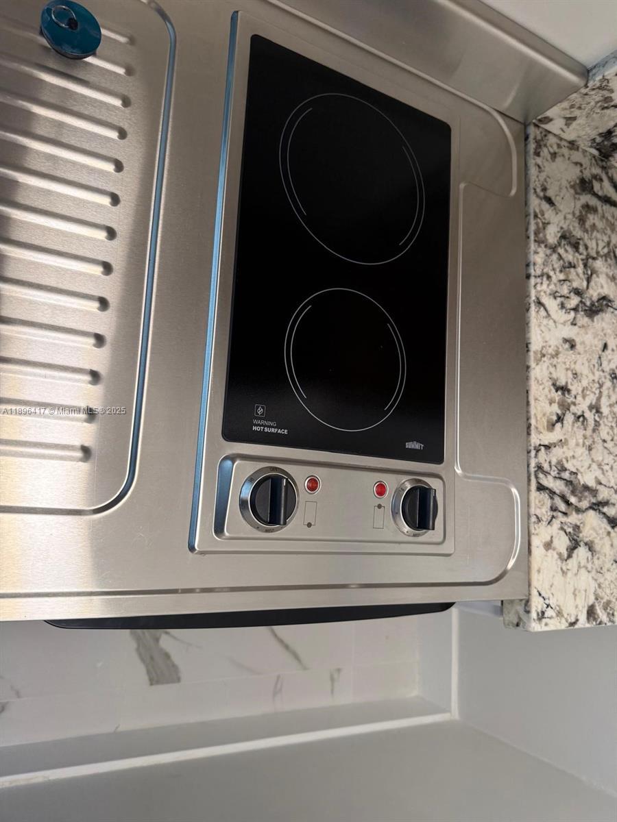 Building Photo - 1050 NW 25th Way