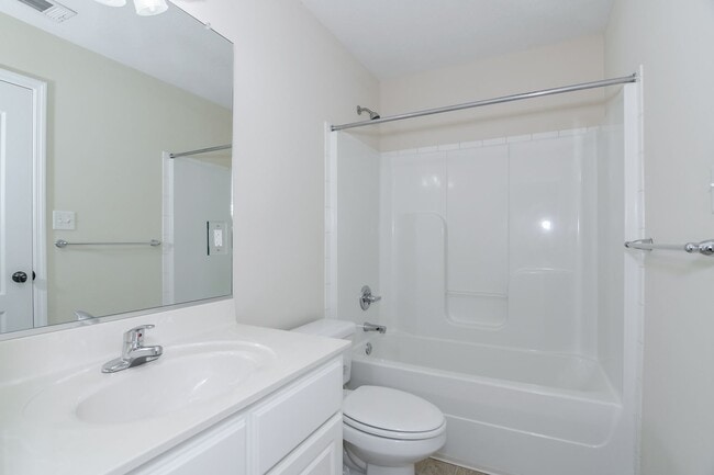 Building Photo - 2 Bed 2 Bath Townhouse Minutes from Ft Gordon
