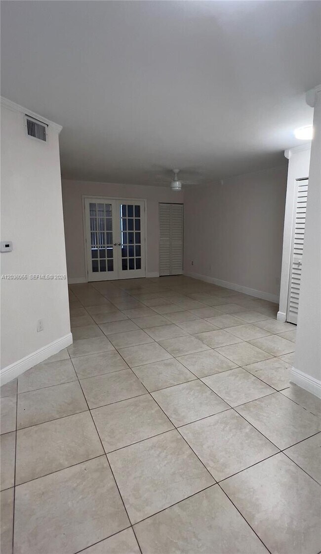 Building Photo - 2880 N Oakland Forest Dr