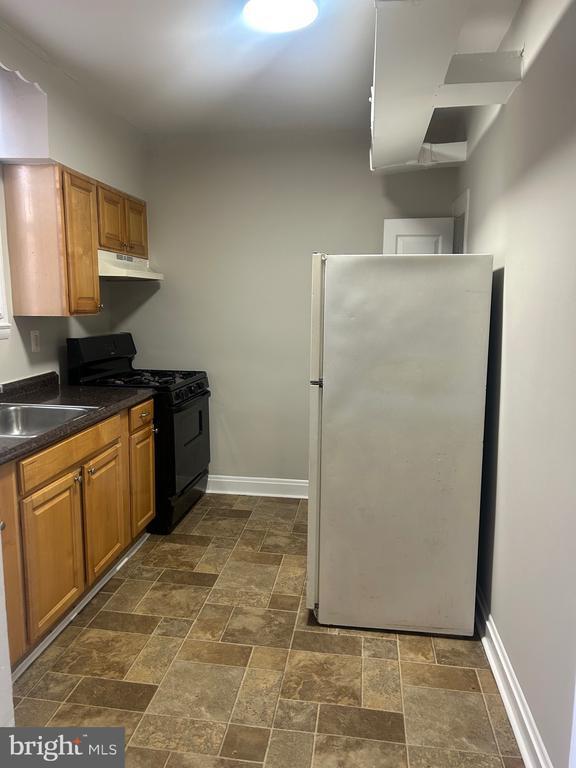 Building Photo - 3800 W Forest Park Ave