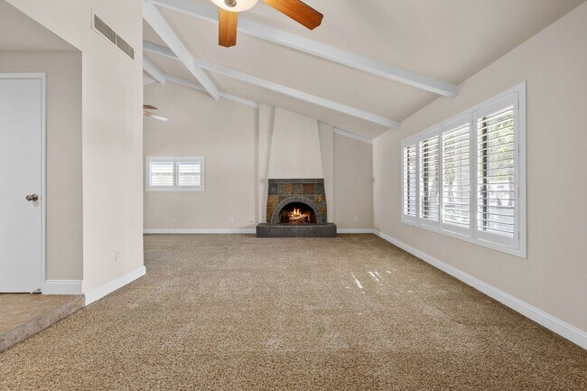 Building Photo - 605 N El Rio Dr