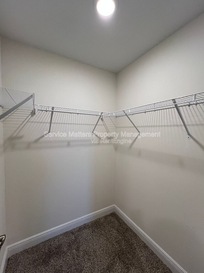 Building Photo - 4527 Plowman Ln