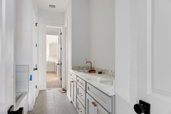 Building Photo - COMING SOON in SUGAR MILL POND!