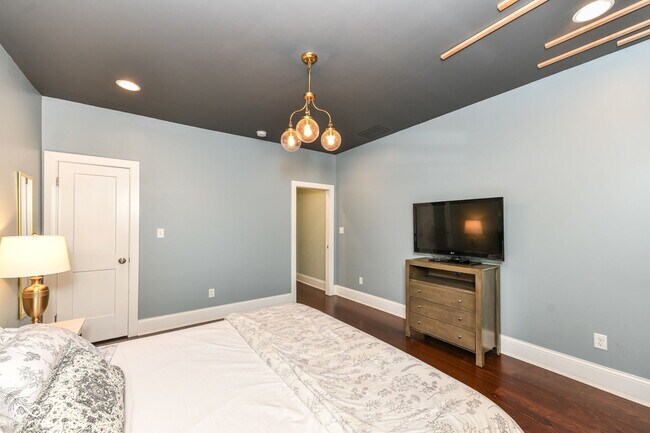 Building Photo - 1244 S Talbott St