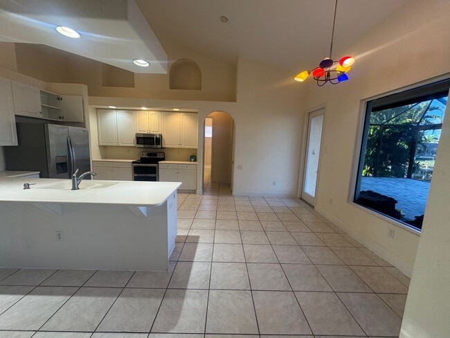 Building Photo - 401 SW 33rd Ave