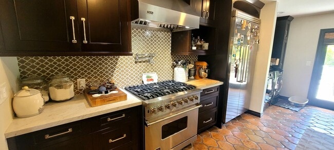 Building Photo - Midtown Ventura 3+2 Single Family Home $52...