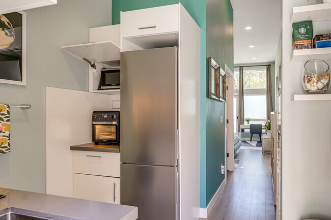 Building Photo - 3821 34th Ave W