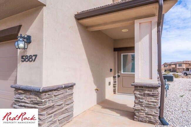 Building Photo - Stand Alone 4 Bedroom Corner Unit.