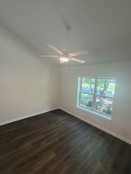 Building Photo - 2212 Paul Russell Cir