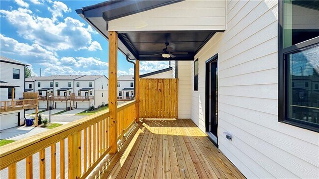 Building Photo - 104 Holt Ln