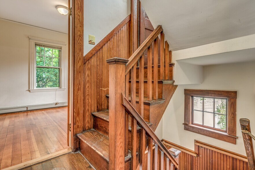 Building Photo - 375 Mount Auburn St