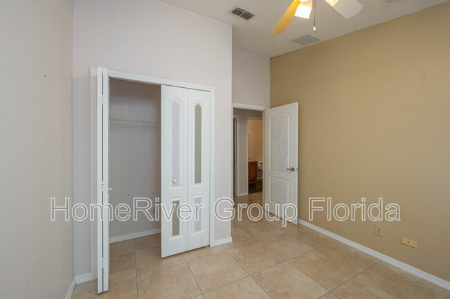 Building Photo - 650 Captiva Cir