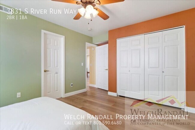 Building Photo - 3831 S River Run Wy