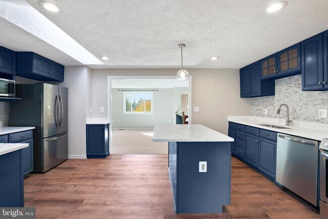 Building Photo - 10622 Cavalcade St