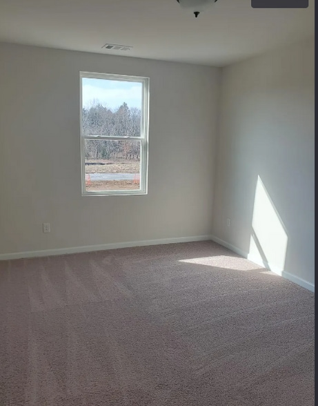 Building Photo - 114 Fister Dr