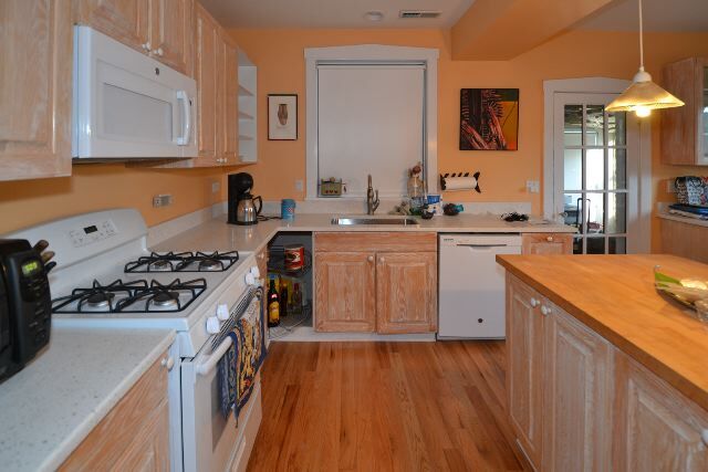 Building Photo - 3731 N Janssen Ave