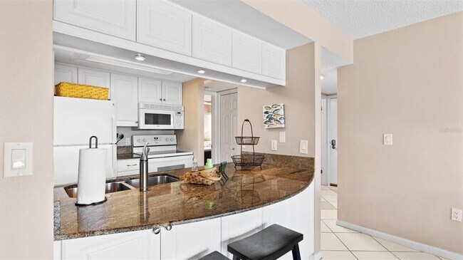 Building Photo - 1700 Cove II Pl