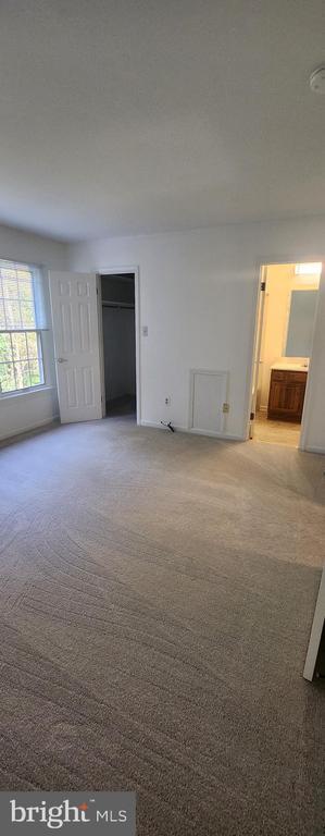 Building Photo - 3955 Pepperidge Ct