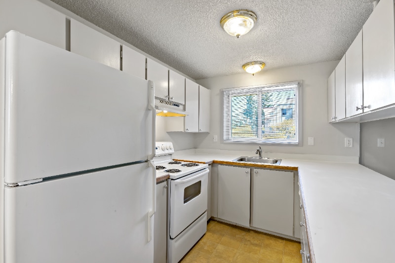 Building Photo - 11540 Pinehurst Way NE