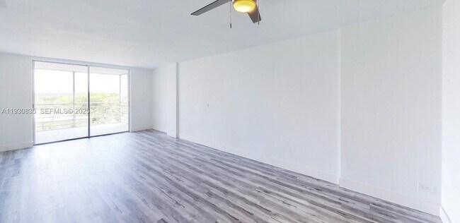 Building Photo - 3660 NE 166th St