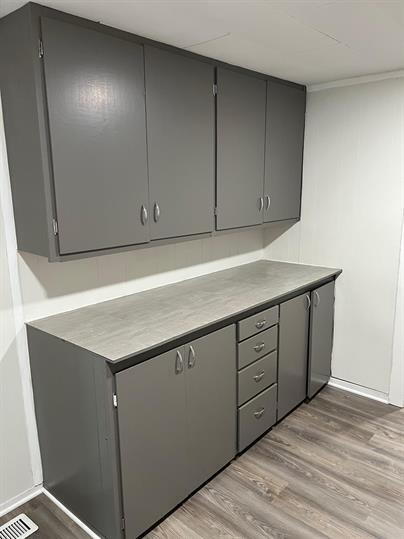 Building Photo - Charming & Updated 3 Bedroom Home