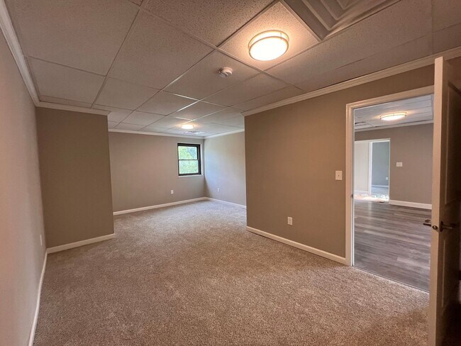 Building Photo - Brand New 3 bedroom Apartment ready for im...