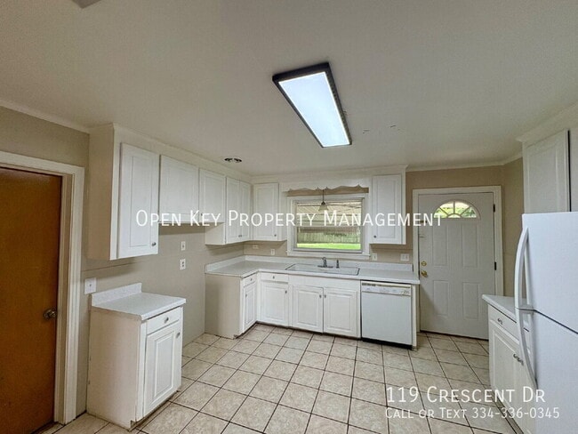 Building Photo - 119 Crescent Dr