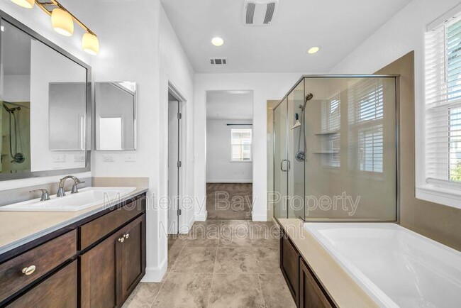 Building Photo - 3008 Lighthouse Ln