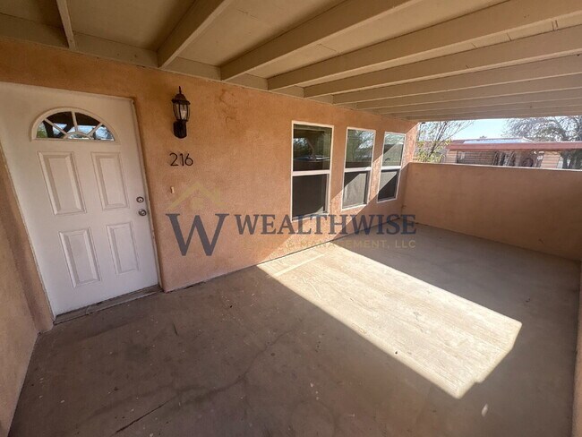 Building Photo - Freshly Remodeled 4 Bedroom 2 Bath Home for Rent 216 E Waverly St, Tucson, AZ 85705 $2400/ Month