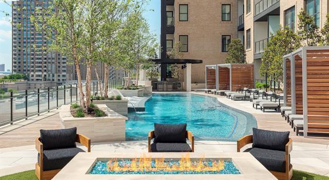 Building Photo - 2620 Maple Ave