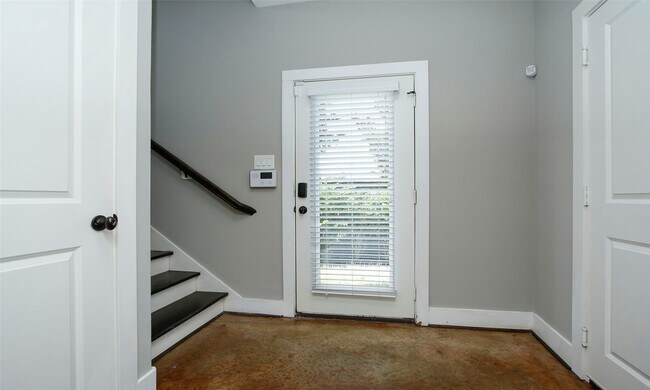 Building Photo - 2911 Blodgett St
