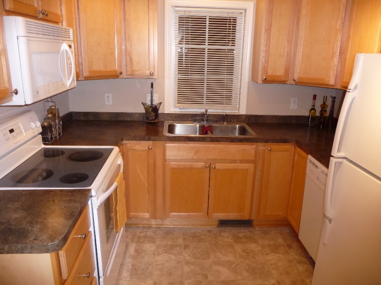 Primary Photo - 1230 Stoughton Ave