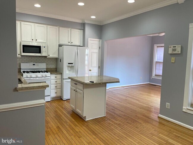 Building Photo - 11749 Batley Pl