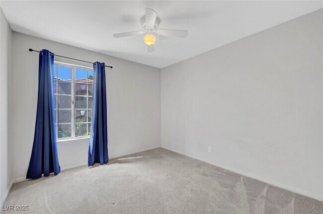 Building Photo - 2121 Blue Breeze Dr