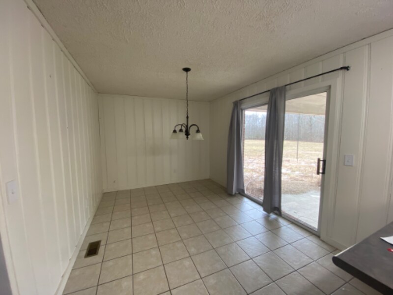 Building Photo - 502 Rock Rd